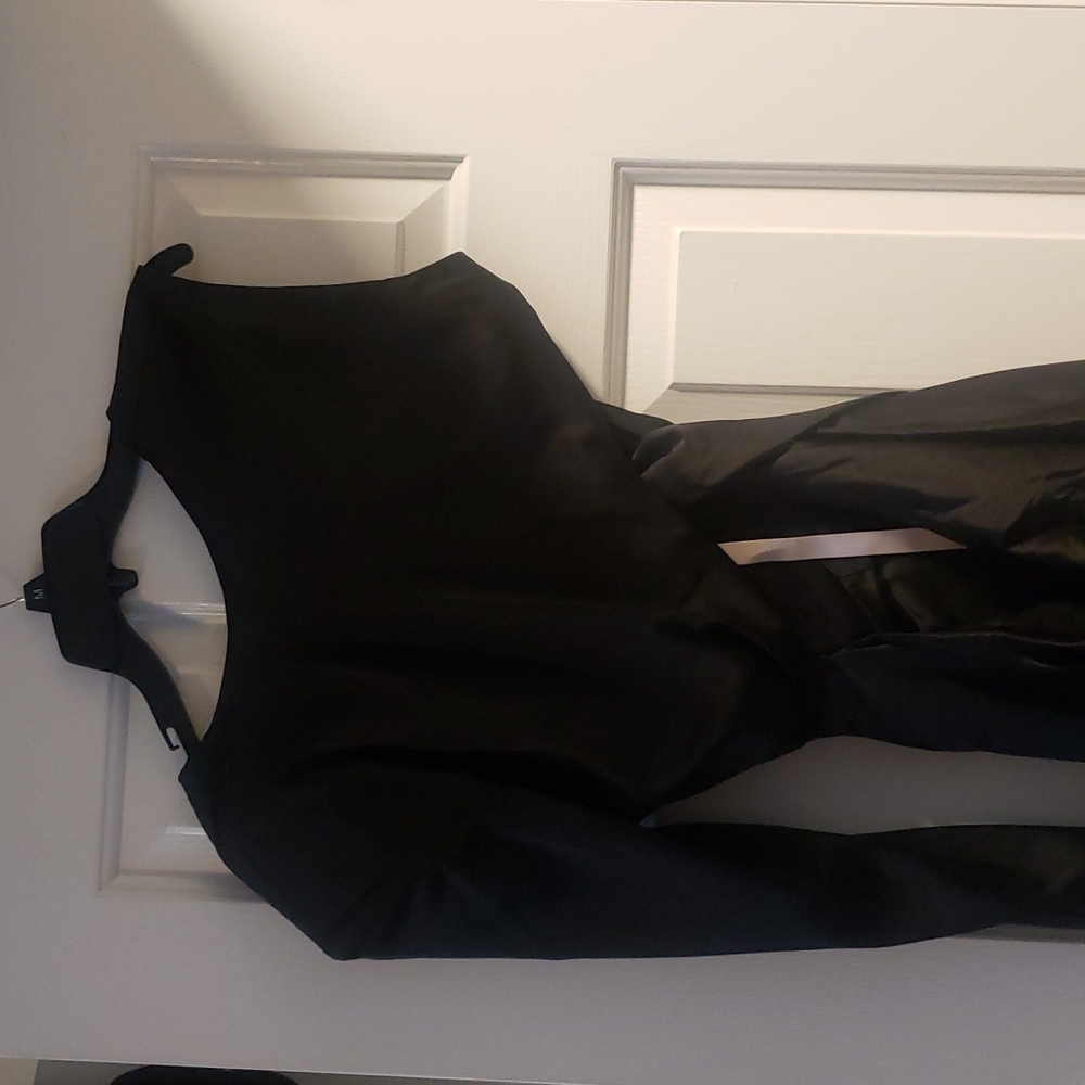 Dress - Picture 10 of 11
